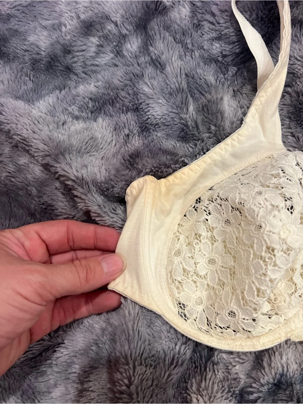 Maidenform Cream Lace Underwire Bra